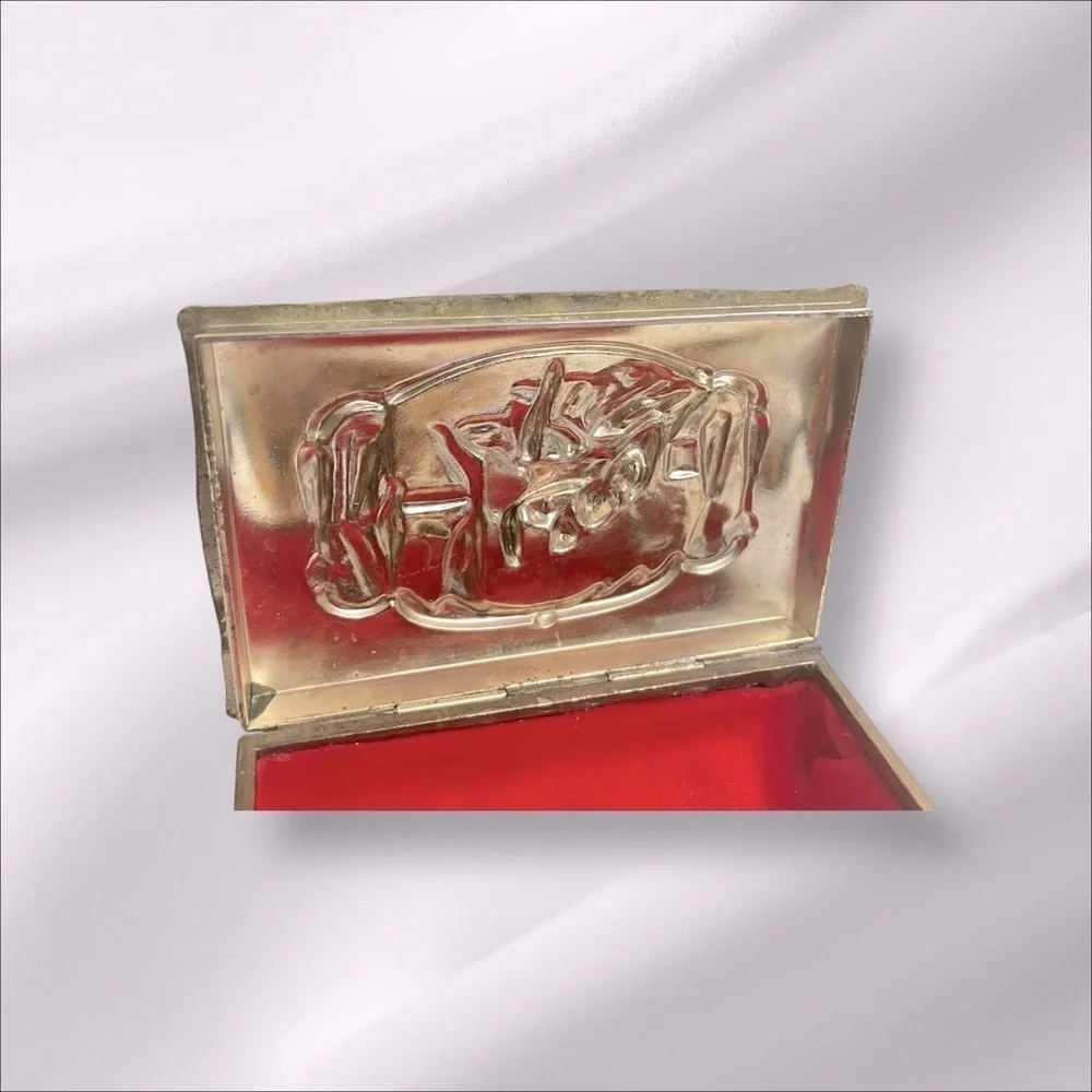 Vintage Japan Footed Silver Tone Colonial Scene Red Lined Jewelry Trinket Box